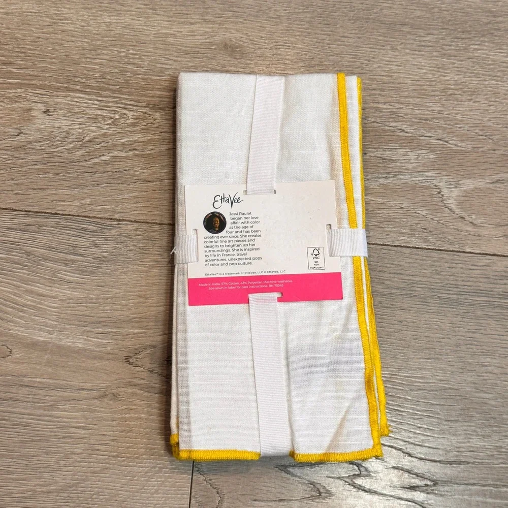 NWT EttaVee Napkins Set of 4 White Yellow Border Linen Blend‎ 20x20 Dining Table